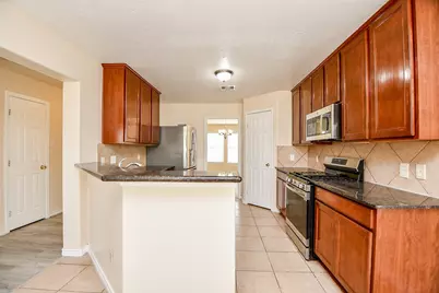 10439 Lauren Creek Drive, Baytown, TX 77523 - Photo 13