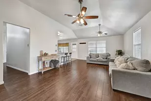 3902 Cary Creek Dr, Baytown, TX 77521 - Photo 5