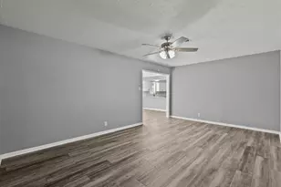 2809 Fairfield Ave, Texas City, TX 77590 - Photo 13