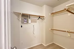 6818 Hampden Point Ct, Houston, TX 77040 - Photo 13