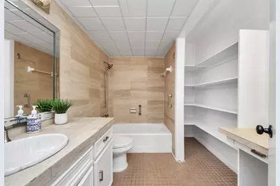 2711 Briarhurst Drive #18, Houston, TX 77057 - Photo 17