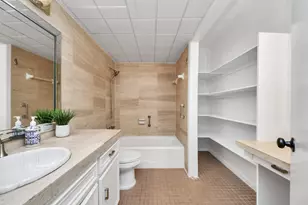 2711 Briarhurst Dr, Houston, TX 77057 - Photo 17