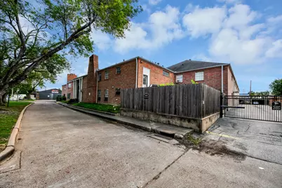 2711 Briarhurst Drive #18, Houston, TX 77057 - Photo 43