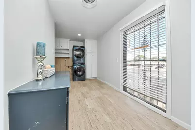 2711 Briarhurst Drive #18, Houston, TX 77057 - Photo 9