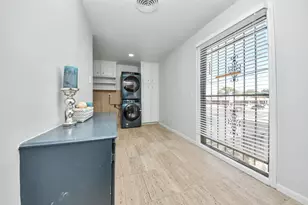 2711 Briarhurst Dr, Houston, TX 77057 - Photo 9