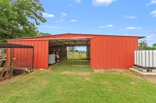 110 N Ave D, Wortham, TX 76693 - Photo 27