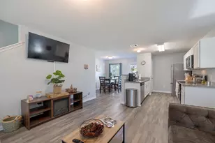 196 Goldenrod, Livingston, TX 77351 - Photo 5