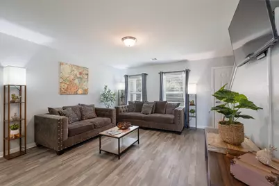 196 Goldenrod, Livingston, TX 77351 - Photo 3