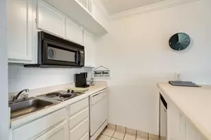 6300 Seawall Blvd, Galveston, TX 77551 - Photo 9