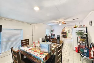 7931 Scanlock St, Houston, TX 77012 - Photo 9