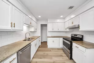 718 Land Grant Dr, Richmond, TX 77406 - Photo 11