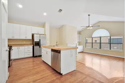 3576 Link Valley Drive, Houston, TX 77025 - Photo 9