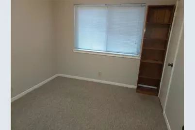 1305 Sagebrush Street, Angleton, TX 77515 - Photo 9