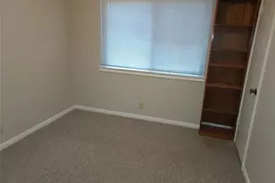 1305 Sagebrush St, Angleton, TX 77515 - Photo 9