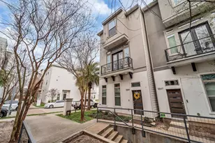 5849 E Post Oak Ln, Houston, TX 77055 - Photo 33