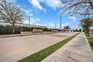 5849 E Post Oak Ln, Houston, TX 77055 - Photo 35