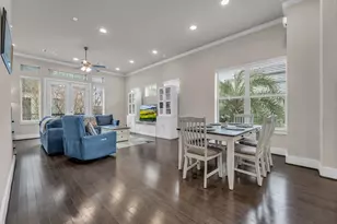 5849 E Post Oak Ln, Houston, TX 77055 - Photo 11