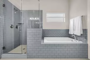 5849 E Post Oak Ln, Houston, TX 77055 - Photo 23