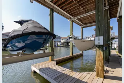 21815 Matagorda Drive, Galveston, TX 77554 - Photo 11