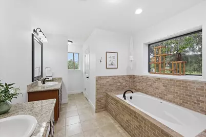330 W Pineshadows Drive, Sour Lake, TX 77659 - Photo 21