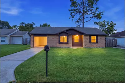 802 E Stadium Court, Friendswood, TX 77546 - Photo 1