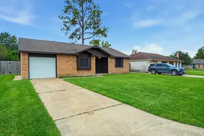 802 E Stadium Court, Friendswood, TX 77546 - Photo 29
