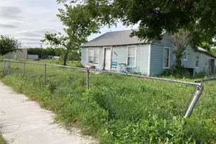 221 S Central Ave, Petrolia, TX 76377 - Photo 3