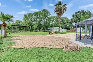 2000 Bob Smith Rd, Baytown, TX 77521 - Photo 23
