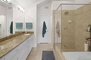 2710 Hullsmith Dr, Houston, TX 77063 - Photo 17