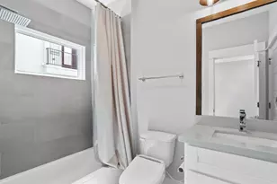 1114 W 15th 1/2 St, Houston, TX 77008 - Photo 15