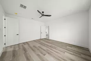 313 N Nagle St, Houston, TX 77003 - Photo 27