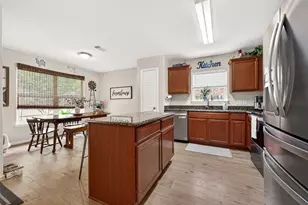 12114 Estelle Ln, Pinehurst, TX 77362 - Photo 11