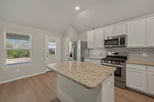 2701 Sagedale Dr, Conroe, TX 77301 - Photo 3