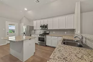 2701 Sagedale Dr, Conroe, TX 77301 - Photo 5