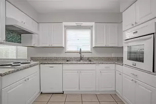 18230 Caprice Ln, Houston, TX 77058 - Photo 11