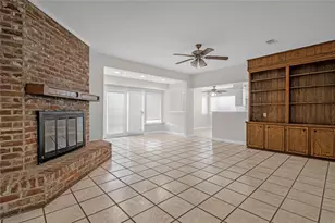 18230 Caprice Ln, Houston, TX 77058 - Photo 9