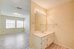 6103 Ludington Dr, Houston, TX 77035 - Photo 13