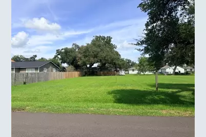 506 Hinken Street, Clute, TX 77531 - Photo 1
