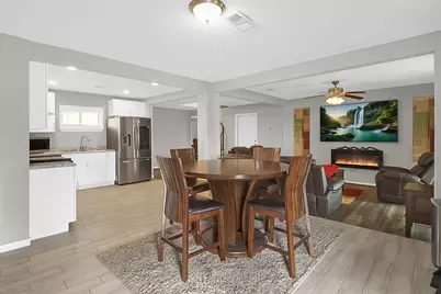 110 S 9th Street, Highlands, TX 77562 - Photo 3