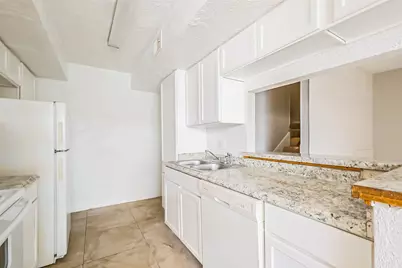 6633 W Airport Boulevard #502, Houston, TX 77035 - Photo 5