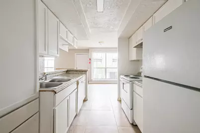 6633 W Airport Boulevard #502, Houston, TX 77035 - Photo 7