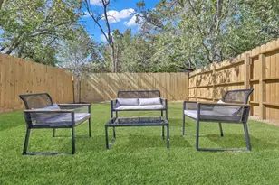 211 S 5th St, Conroe, TX 77301 - Photo 13