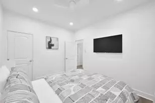 211 S 5th St, Conroe, TX 77301 - Photo 11