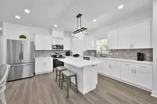 211 S 5th St, Conroe, TX 77301 - Photo 5