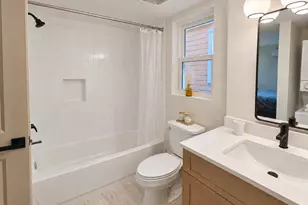1224 Welch St, Houston, TX 77006 - Photo 9