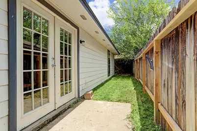 10020 Lasaber Court, Houston, TX 77038 - Photo 15