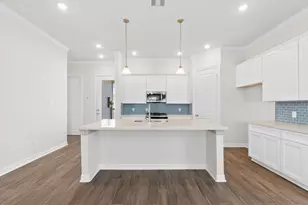 3913 Peacock Isle Dr, Dickinson, TX 77539 - Photo 3