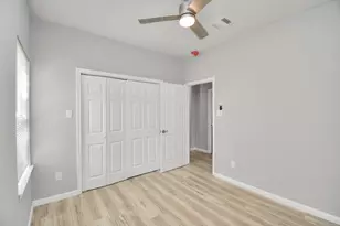 5941 Southlea St, Houston, TX 77033 - Photo 17