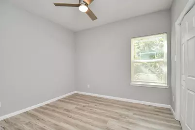 5941 Southlea Street, Houston, TX 77033 - Photo 15