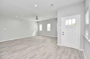 5941 Southlea St, Houston, TX 77033 - Photo 7